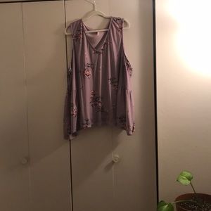 Xhilaration lilac floral tank